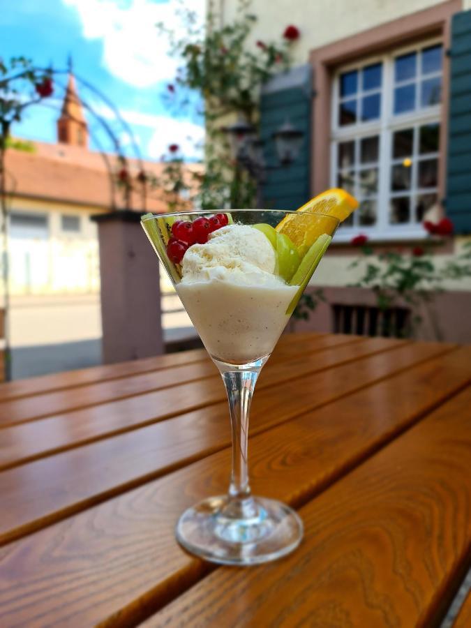 Hotel Gasthaus Schuetzen Freiburg im Breisgau Eksteriør bilde